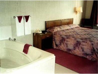 Suite with Hot Tub interior